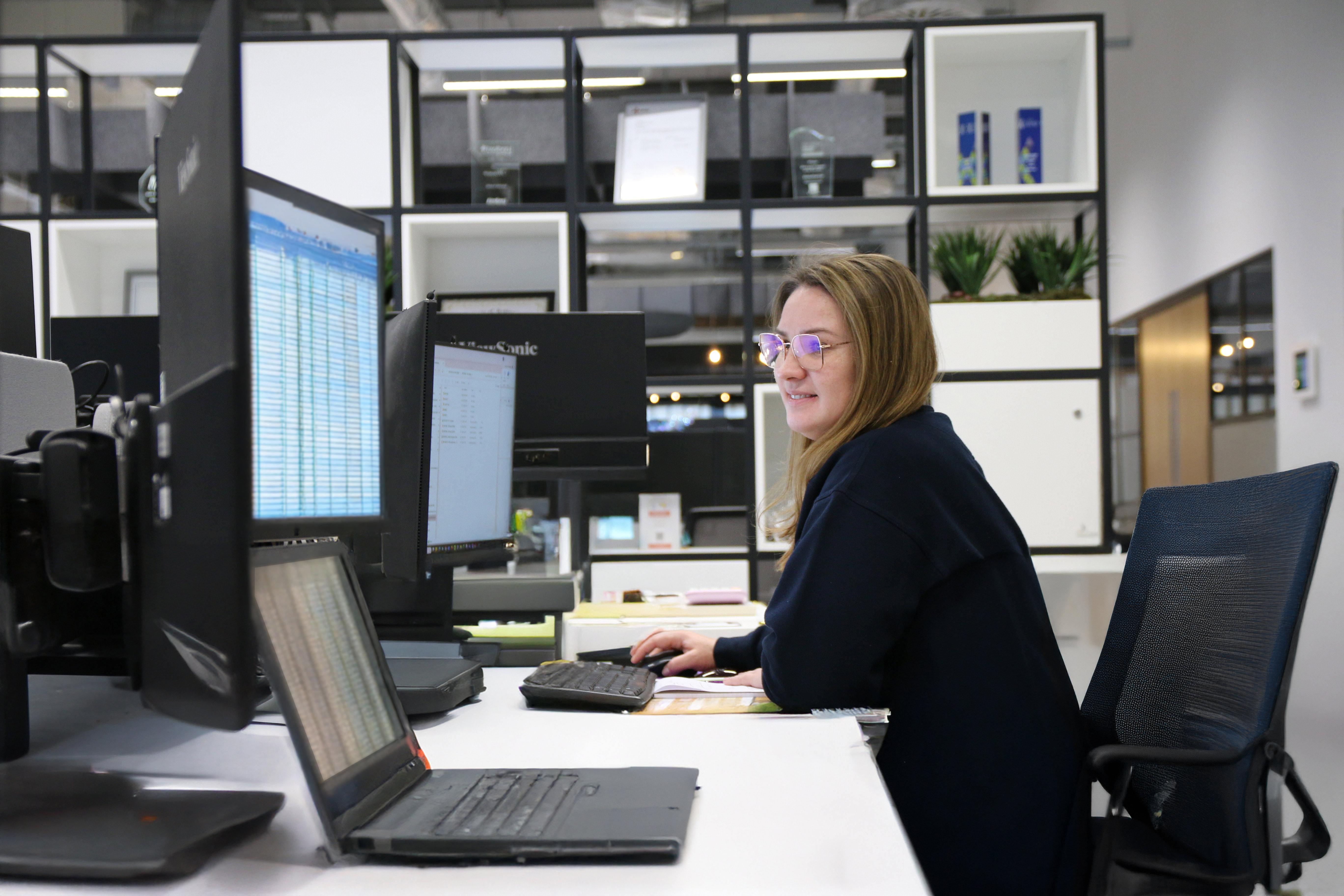 young-woman-working-dbam-sales